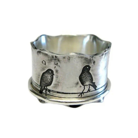 NEW Silver Tone Birds 🐦 Ring Size 8 Vintage Chunky Style L👀k - Picture 2 of 3